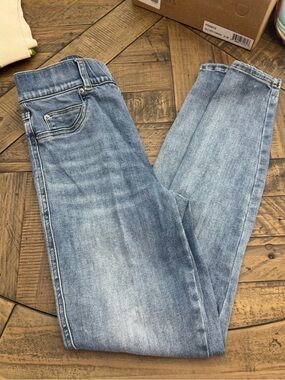 SPANX Women's Skinny Jeans in Light Blue Wash